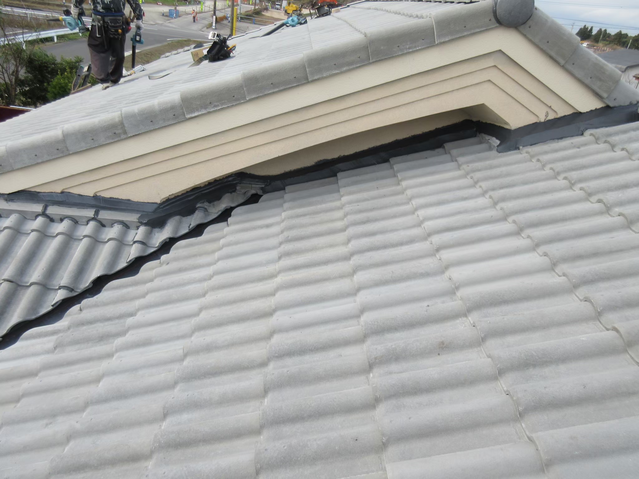 鹿児島県志布志市にて屋根修理〈セメント洋瓦への葺き替え工事〉
