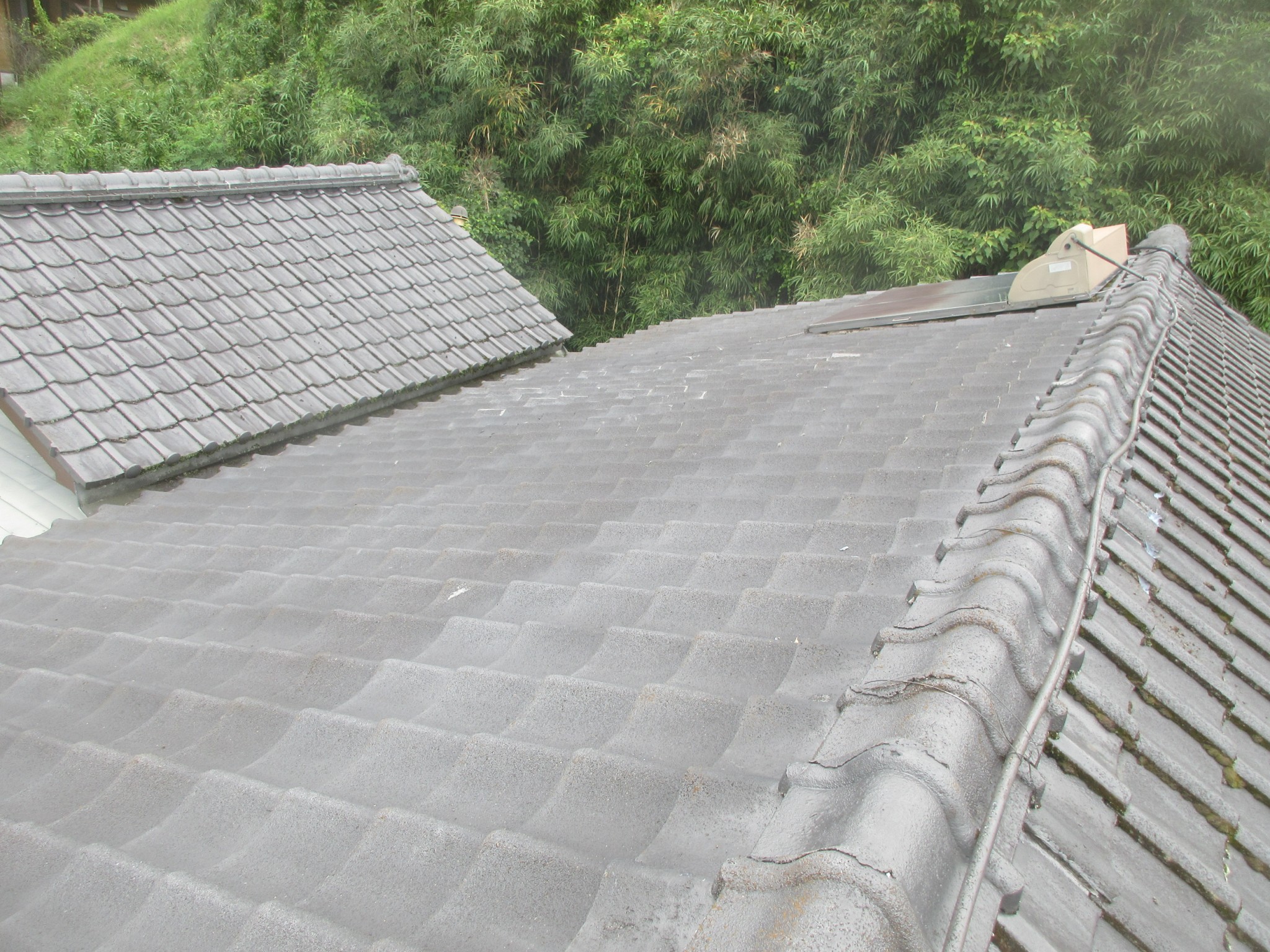 鹿児島県志布志市にて屋根修理〈瓦屋根の下地劣化による葺き替え〉の施工前写真