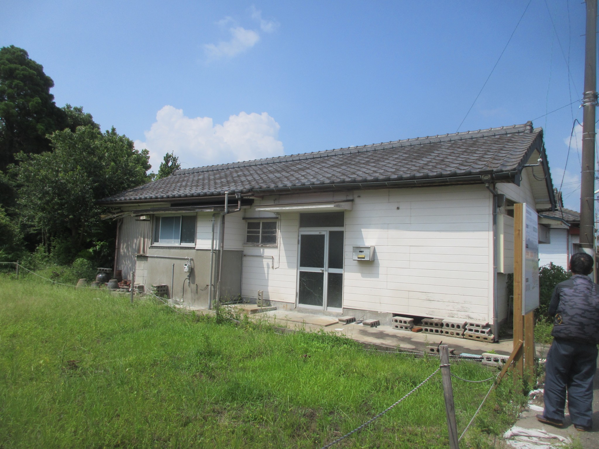 志布志市にて屋根修理〈リフォーム工事に伴う屋根の葺き替え工事〉の施工前写真